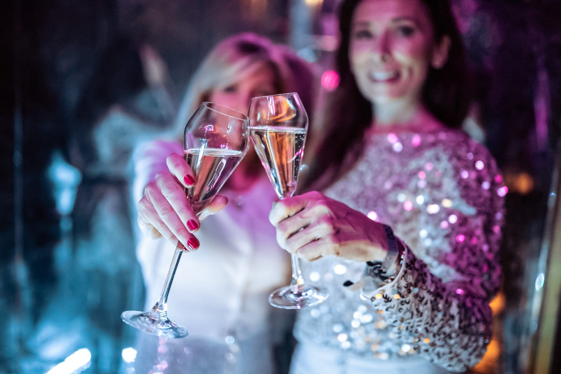 Champagne & bling bling!